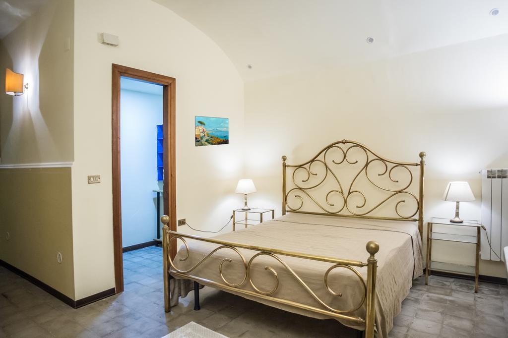 Casa Vacanze Amedeo Napoli Eksteriør bilde